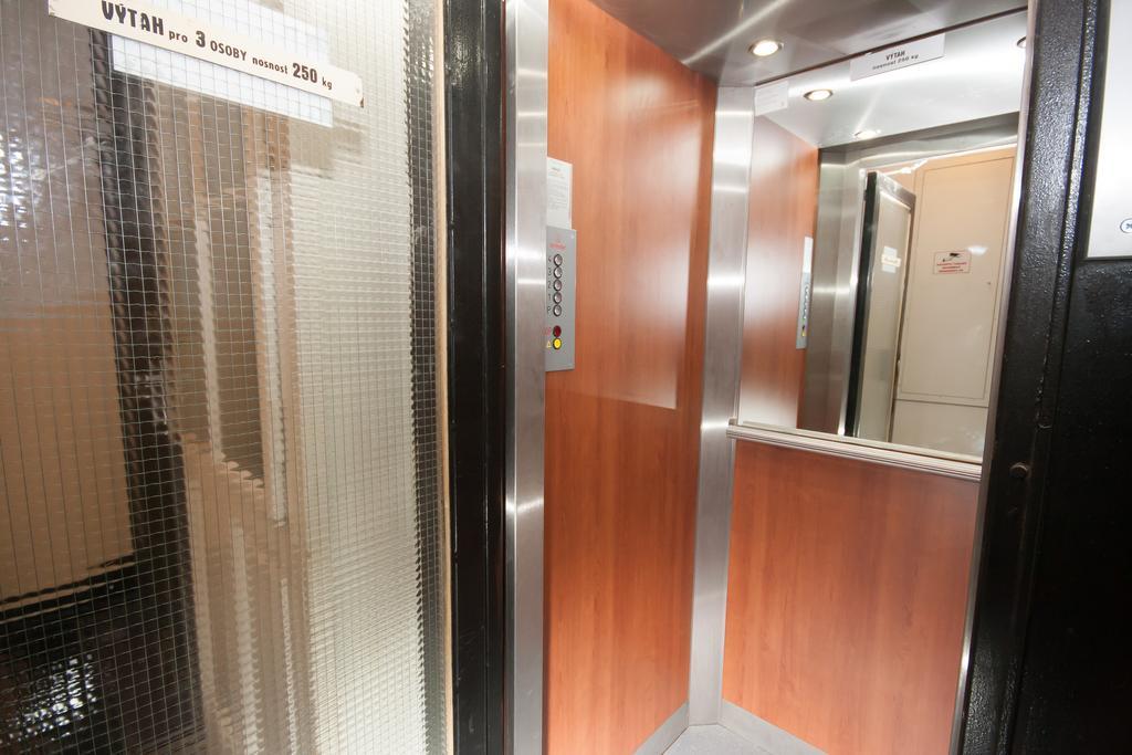 Fashion Loft Lägenhet Prag Exteriör bild